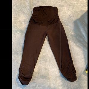 Beyond the Bump beyond yoga maternity capris size large